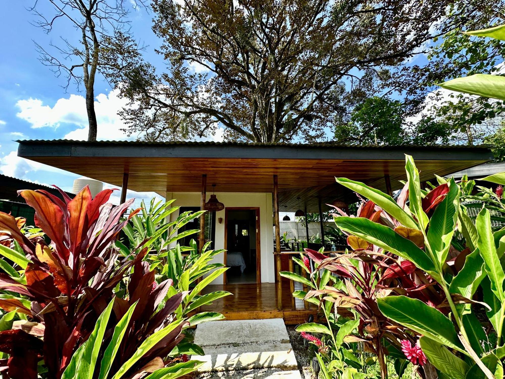 Almendros Eco-Villas La Fortuna Exterior photo