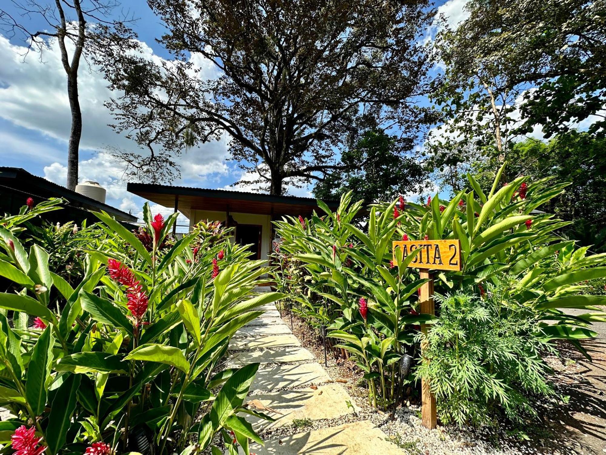 Almendros Eco-Villas La Fortuna Exterior photo